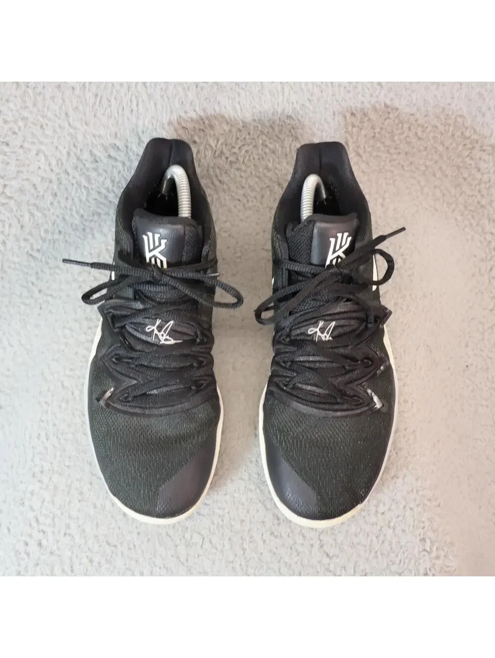Nike Kyrie 5 Youth Size 7Y Black Basketball AQ2456-901